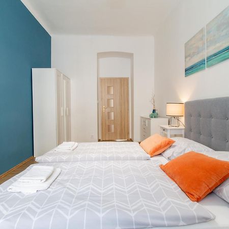 Riverside Cr Apartment Prag Exterior foto